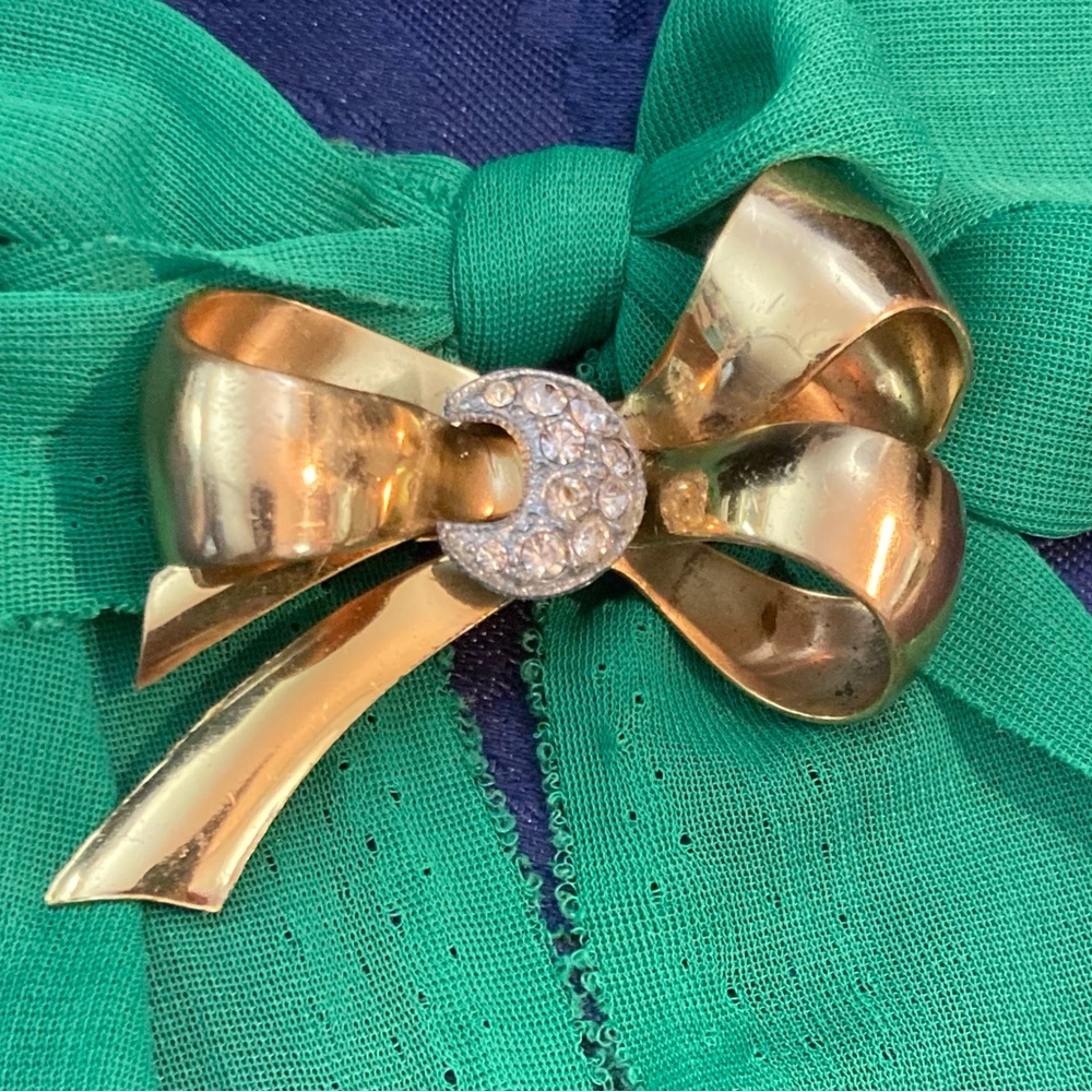 Vintage Retro golden bow ribbon rhinestone center brooch 2.75"